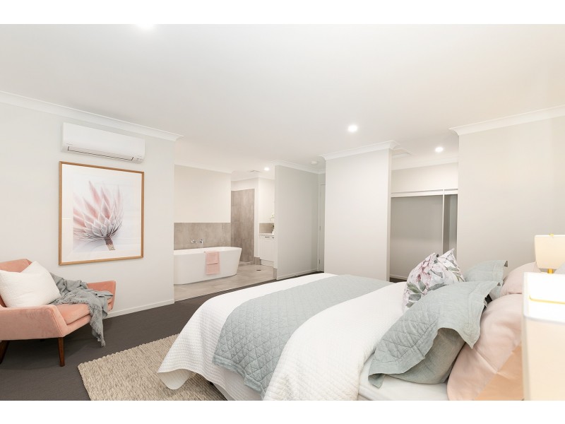 52 William Terrace, Oxley QLD 4075