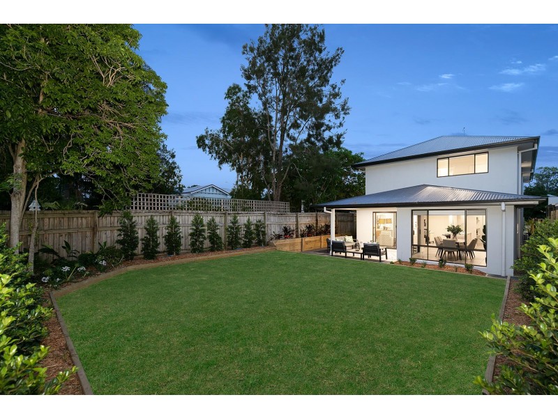 52 William Terrace, Oxley QLD 4075