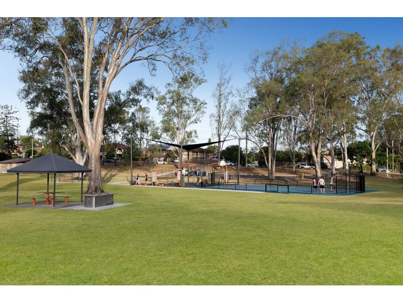 52 William Terrace, Oxley QLD 4075