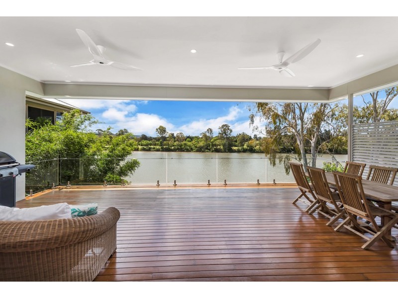 135 King Arthur Terrace, Tennyson QLD 4105