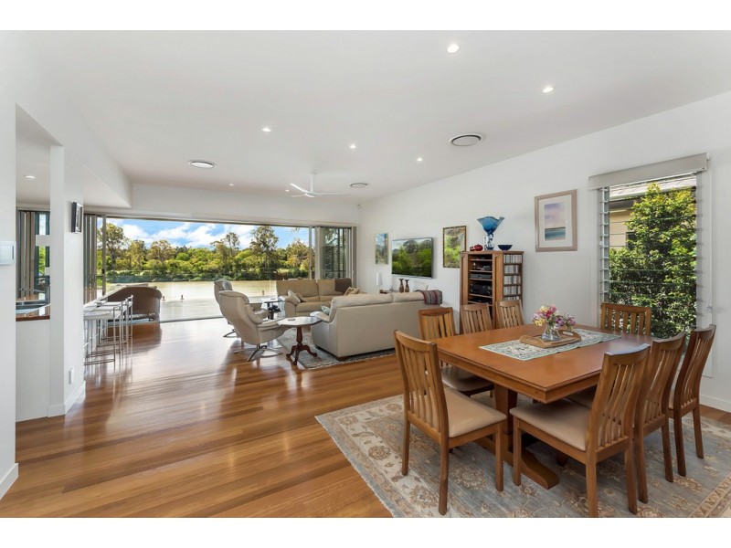 135 King Arthur Terrace, Tennyson QLD 4105