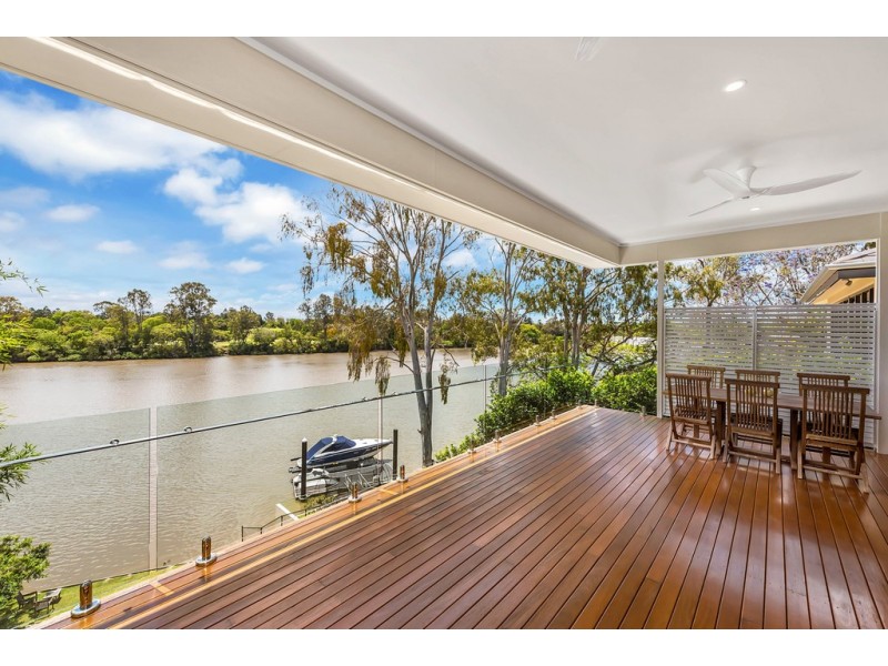 135 King Arthur Terrace, Tennyson QLD 4105