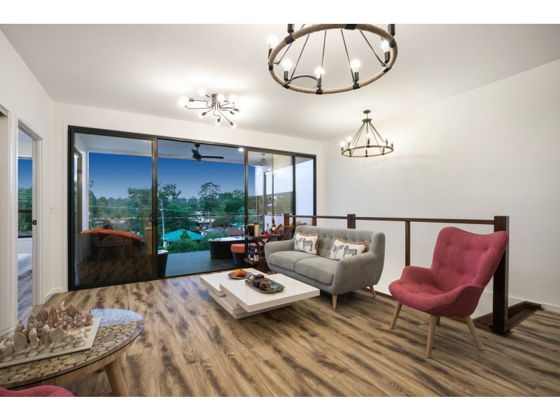 25 Argyle Street, Seventeen Mile Rocks QLD 4073