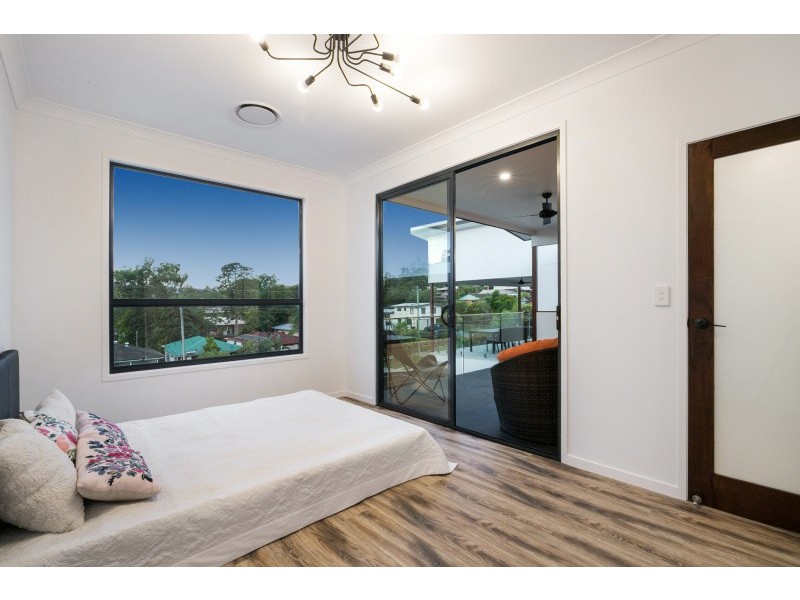 25 Argyle Street, Seventeen Mile Rocks QLD 4073