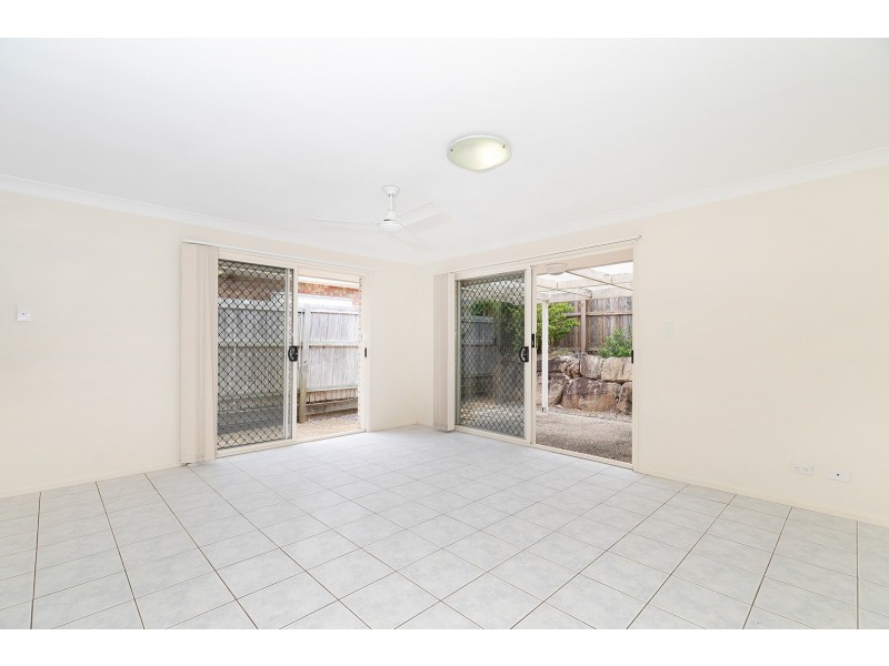 16 Chapman Place, Oxley QLD 4075