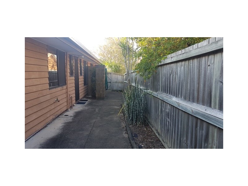 24 Lugano Street, Riverhills QLD 4074