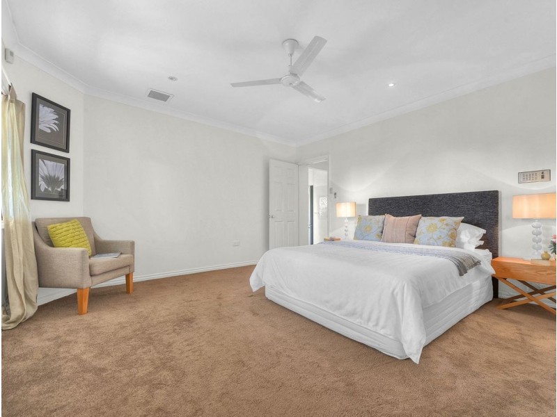 18 Thalia Court, Corinda QLD 4075