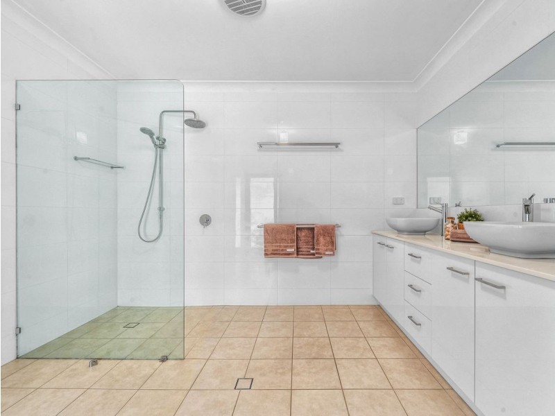 18 Thalia Court, Corinda QLD 4075