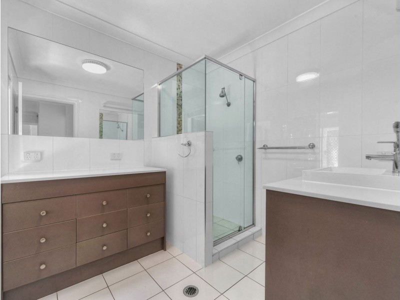 18 Thalia Court, Corinda QLD 4075