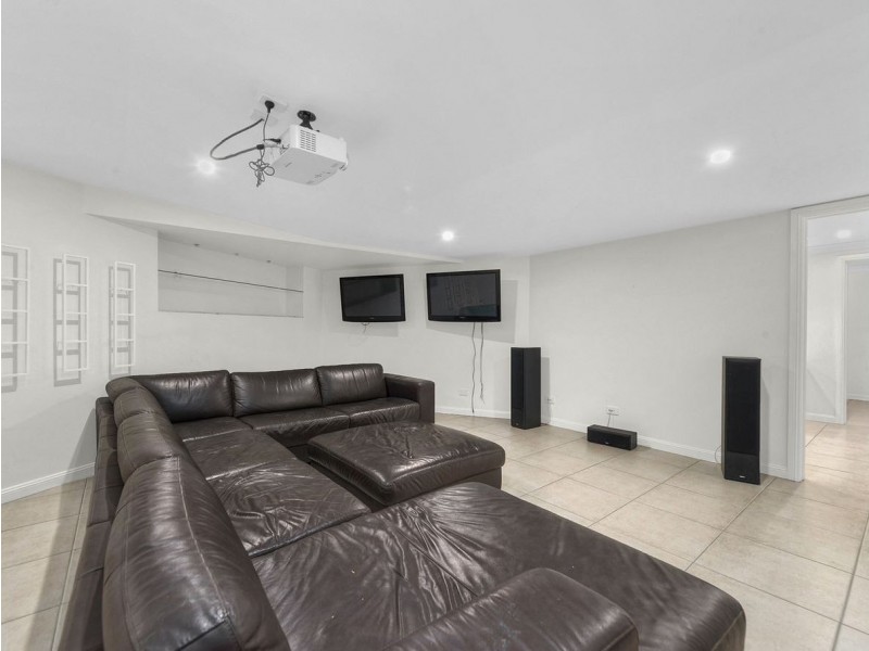 18 Thalia Court, Corinda QLD 4075