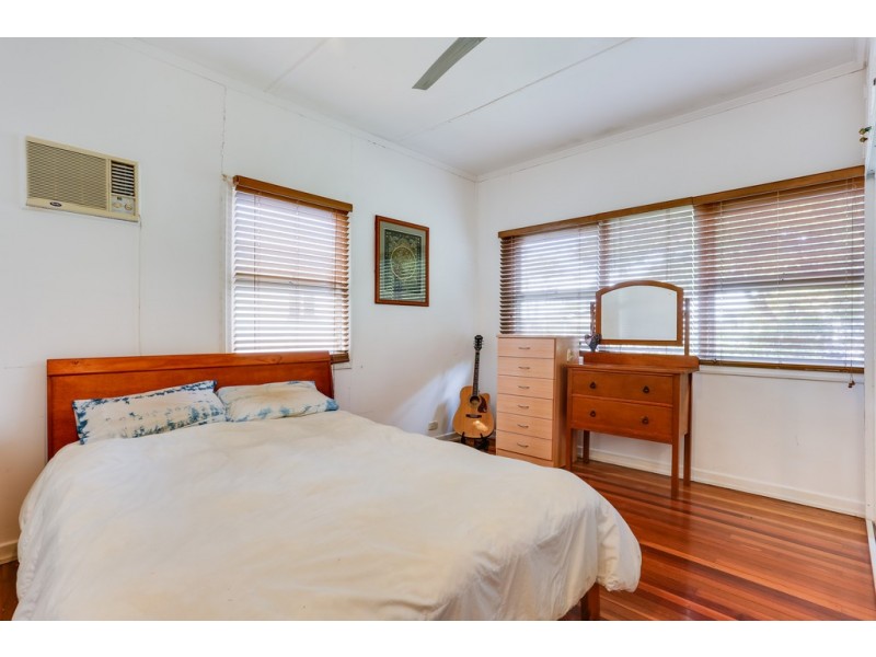 4 Austral Avenue, Graceville QLD 4075