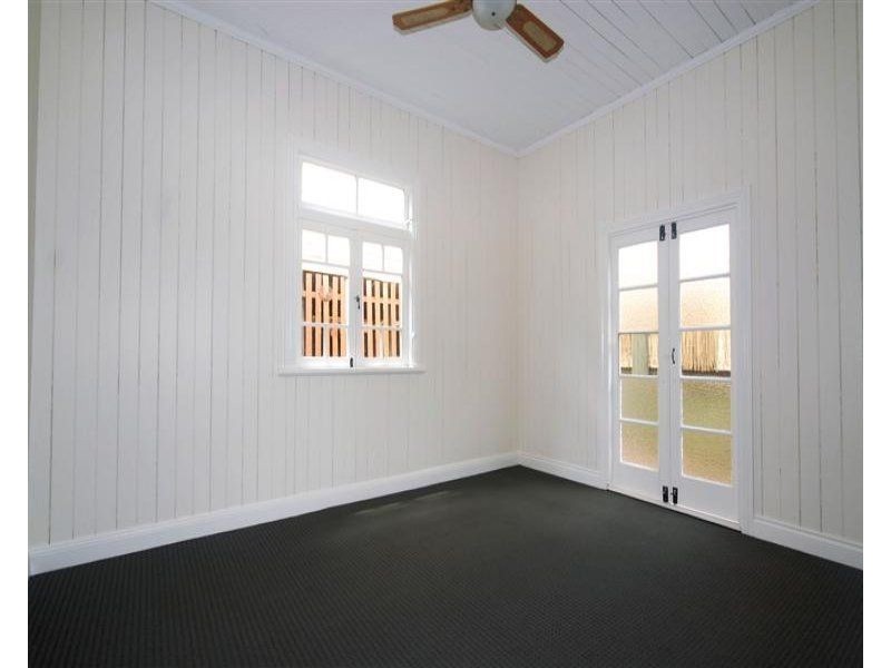 9 Shaw Street, Bardon QLD 4065