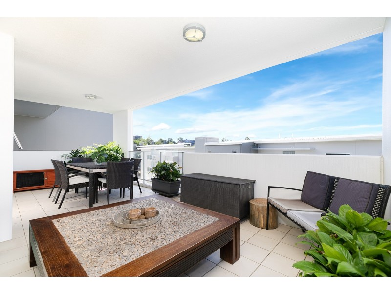 24/95 Clarence Road, Indooroopilly QLD 4068