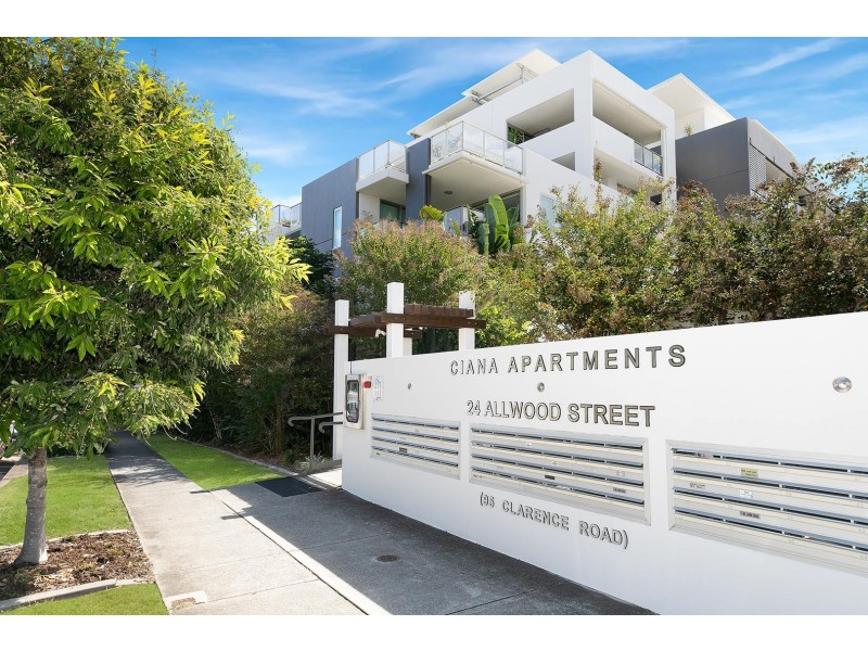 24/95 Clarence Road, Indooroopilly QLD 4068