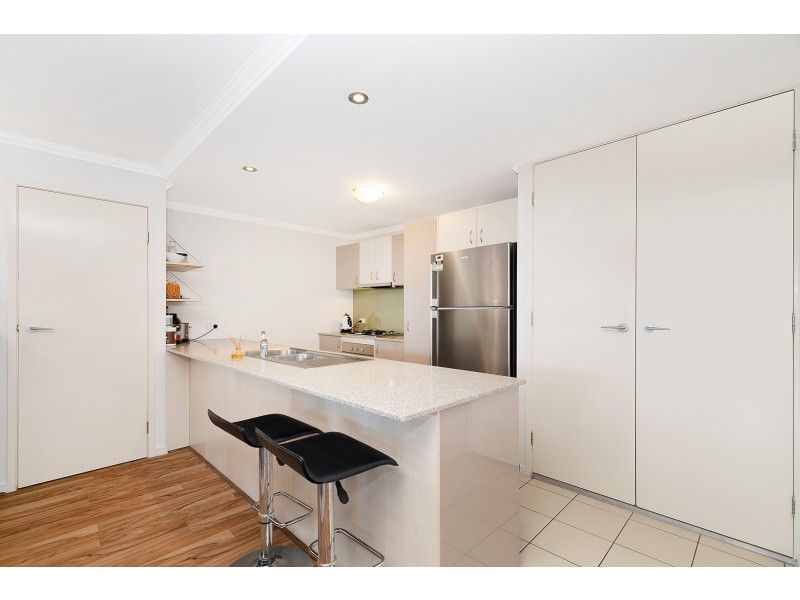 24/95 Clarence Road, Indooroopilly QLD 4068