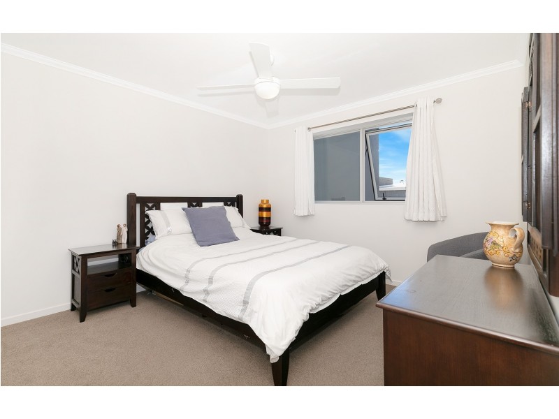 24/95 Clarence Road, Indooroopilly QLD 4068