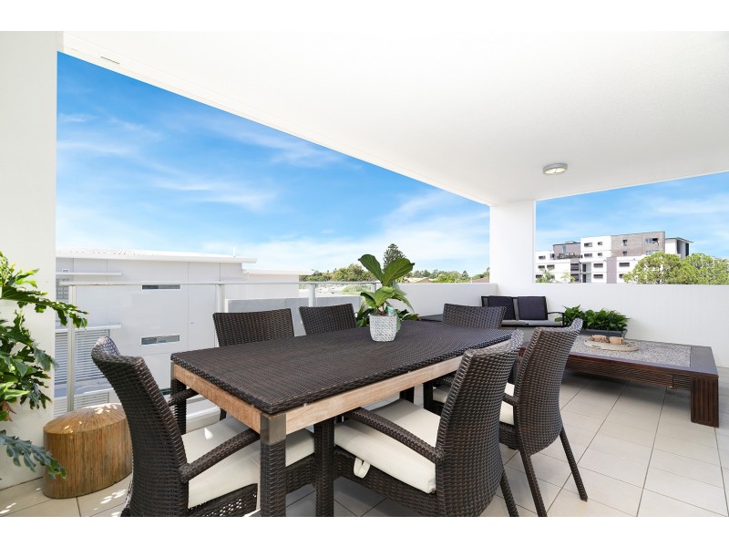 24/95 Clarence Road, Indooroopilly QLD 4068