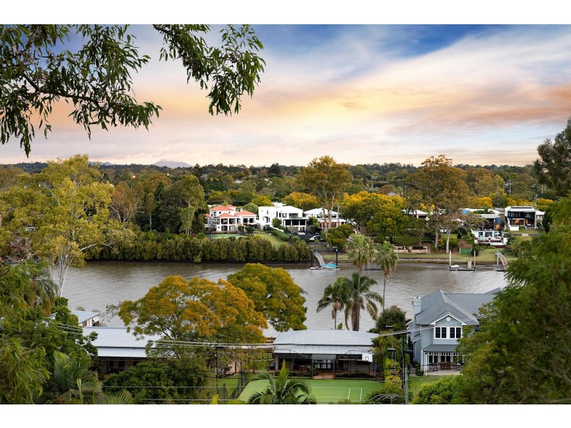 15 Lily Street, Indooroopilly QLD 4068