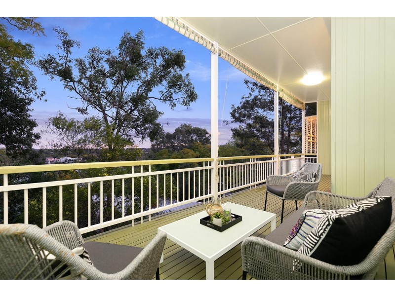 15 Lily Street, Indooroopilly QLD 4068