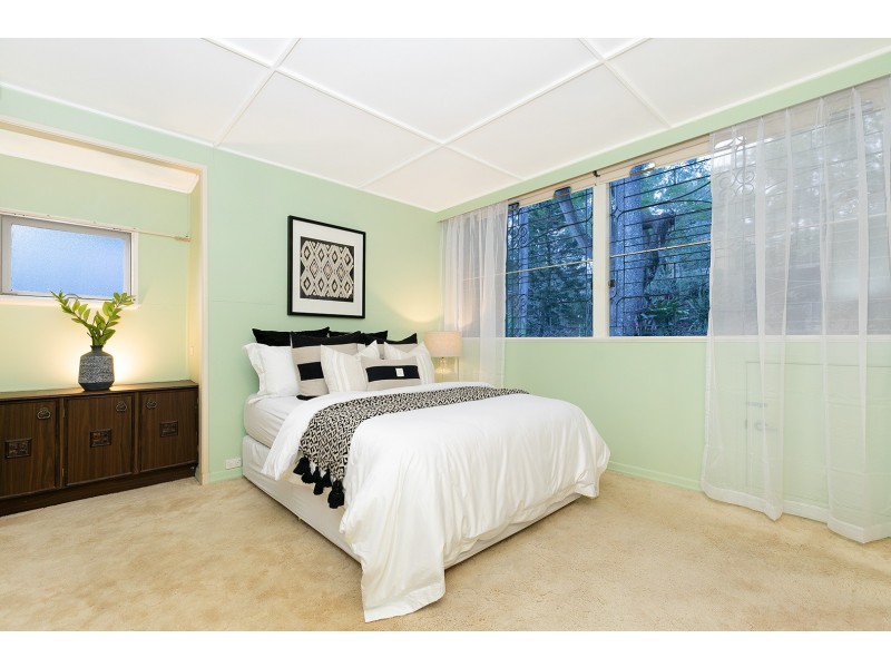 15 Lily Street, Indooroopilly QLD 4068