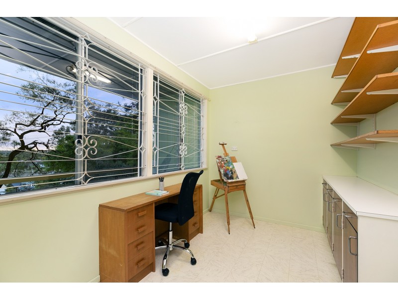 15 Lily Street, Indooroopilly QLD 4068