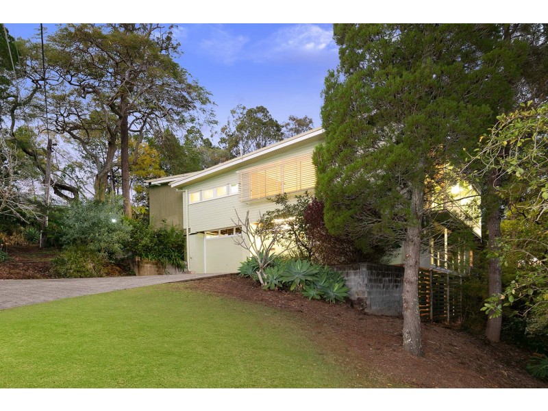 15 Lily Street, Indooroopilly QLD 4068