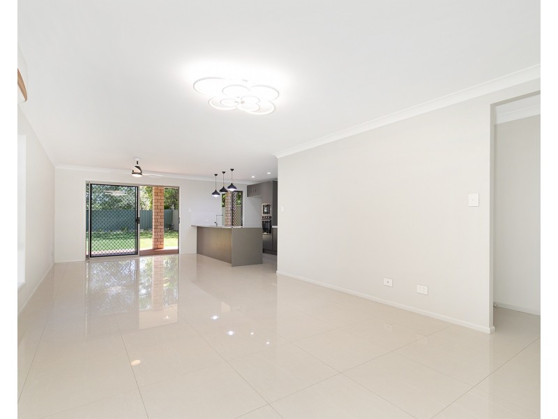 62 Oxley Station Road, Oxley QLD 4075