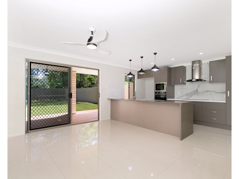 62 Oxley Station Road, Oxley QLD 4075