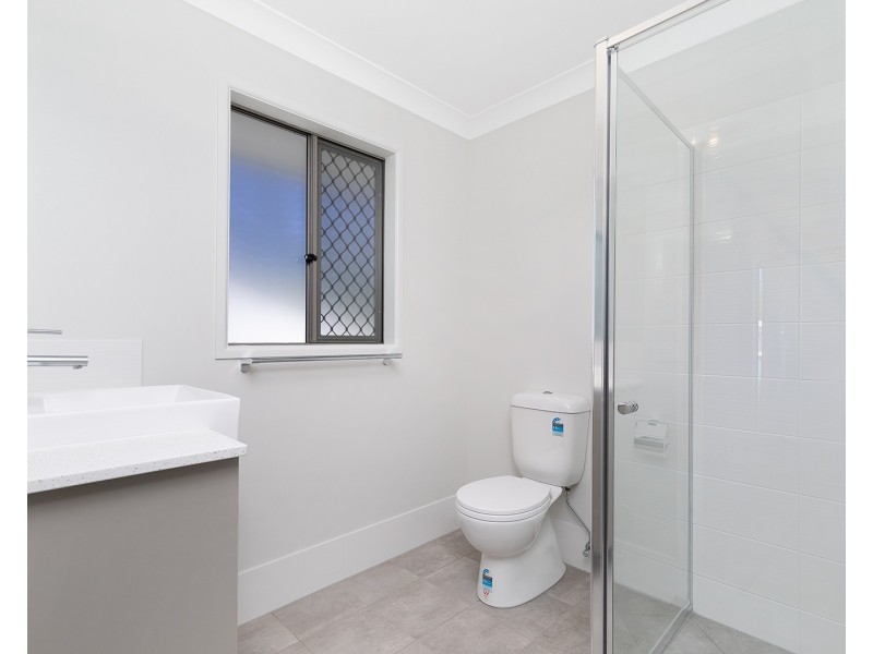 62 Oxley Station Road, Oxley QLD 4075