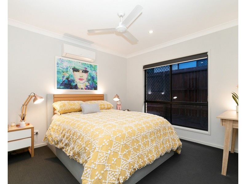 8 Rosella Way, Deebing Heights QLD 4306
