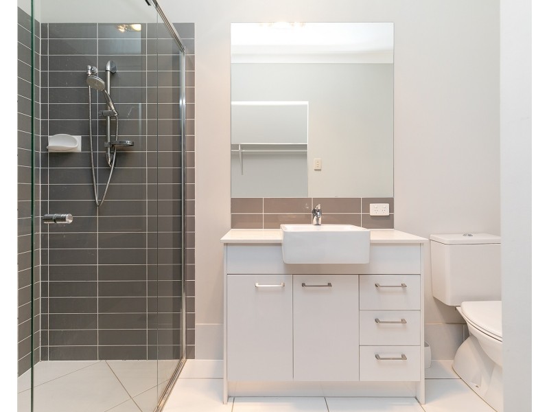8 Rosella Way, Deebing Heights QLD 4306