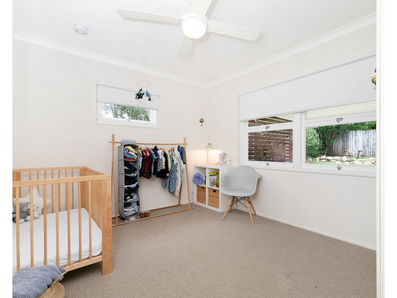 24 Noreen Street, Chapel Hill QLD 4069