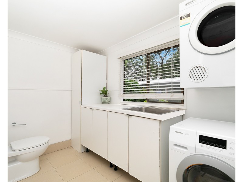 24 Noreen Street, Chapel Hill QLD 4069