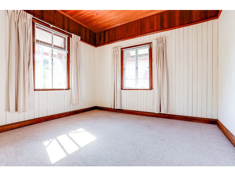 223 Verney Road East, Graceville QLD 4075