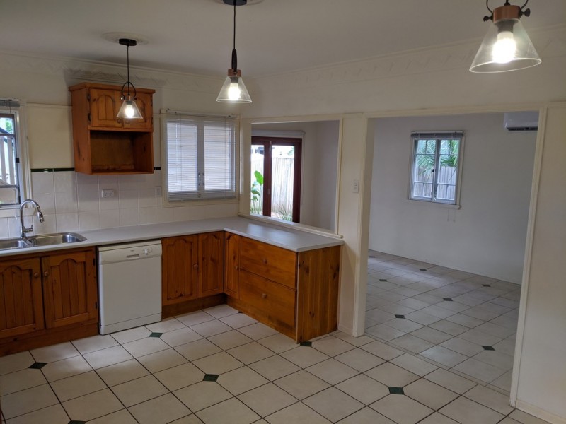 223 Verney Road East, Graceville QLD 4075