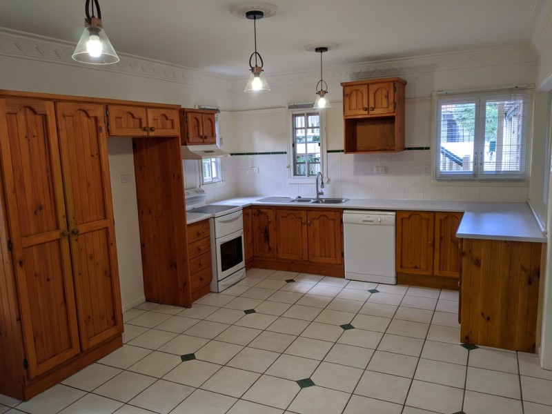 223 Verney Road East, Graceville QLD 4075