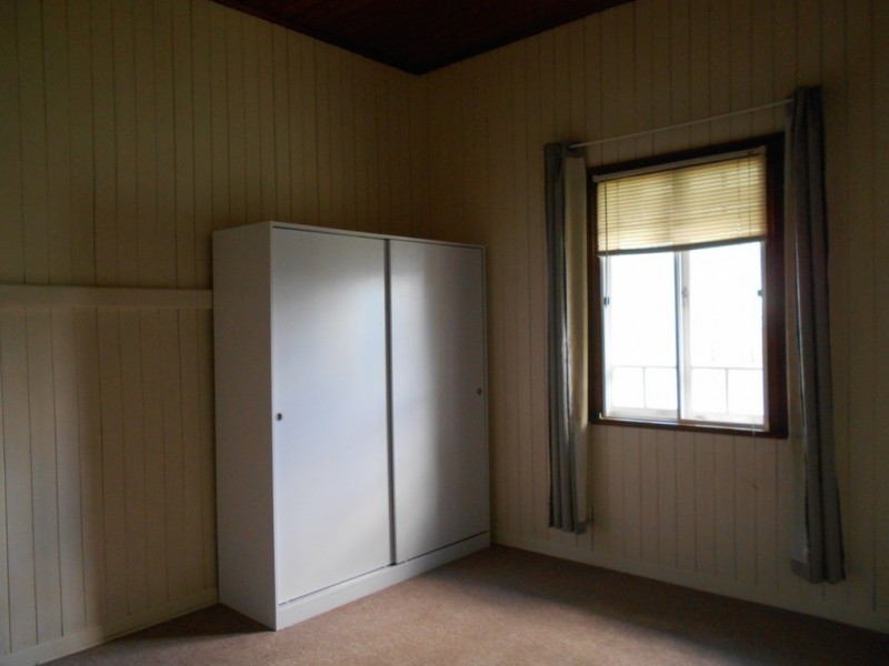 223 Verney Road East, Graceville QLD 4075