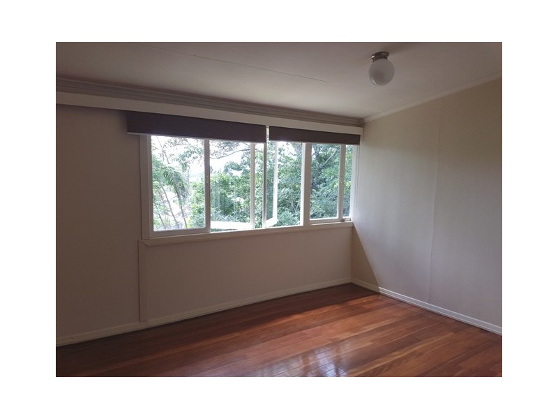 24 Henderson Street, Oxley QLD 4075