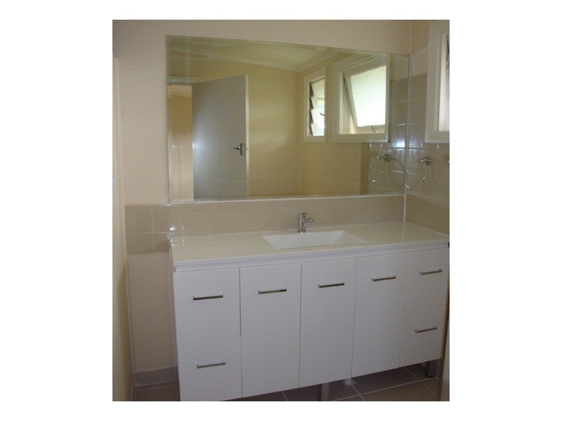 24 Henderson Street, Oxley QLD 4075