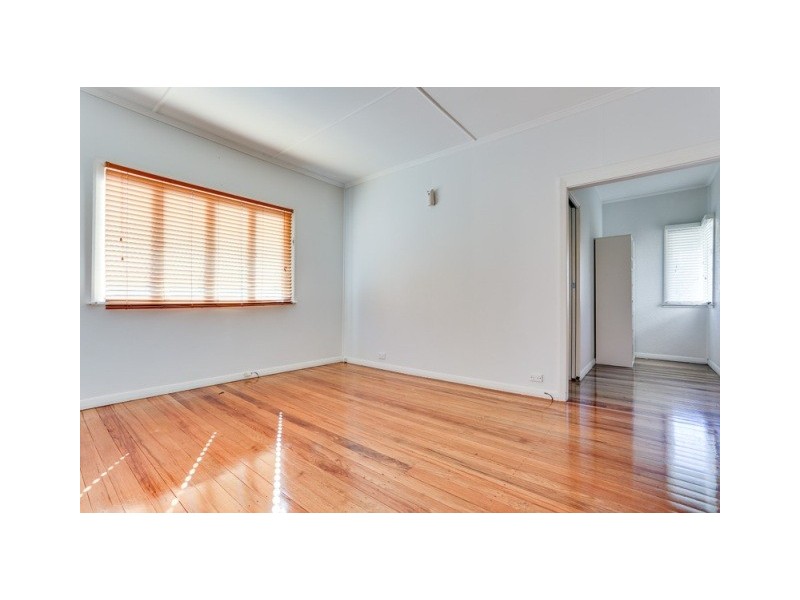 695 Oxley Road, Corinda QLD 4075