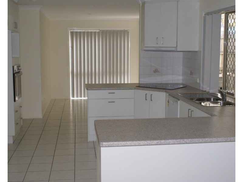 8 Epworth Street, Oxley QLD 4075