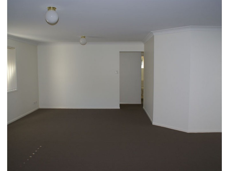 30 Vivian Street, Tennyson QLD 4105