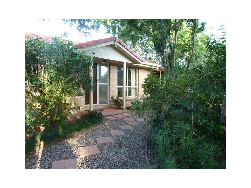 2 Vivian Street, Tennyson QLD 4105