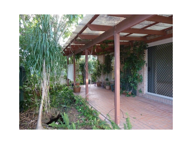 2 Vivian Street, Tennyson QLD 4105