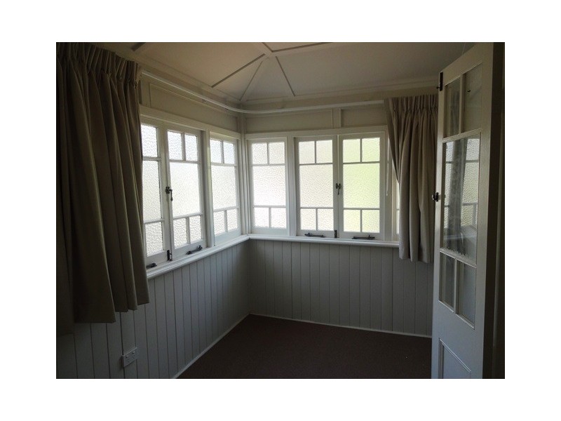 281 Oxley Road, Graceville QLD 4075