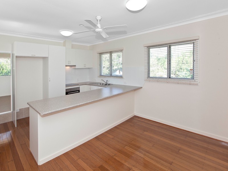 84 Bannerman Street, Oxley QLD 4075