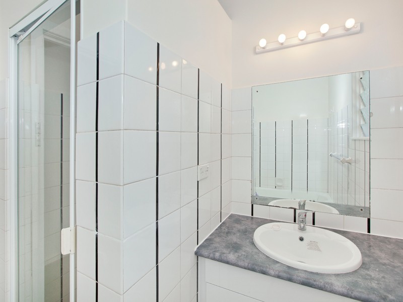 84 Bannerman Street, Oxley QLD 4075