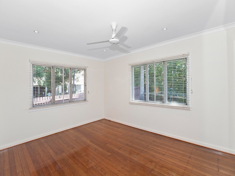 84 Bannerman Street, Oxley QLD 4075