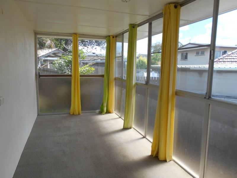 84 Bannerman Street, Oxley QLD 4075