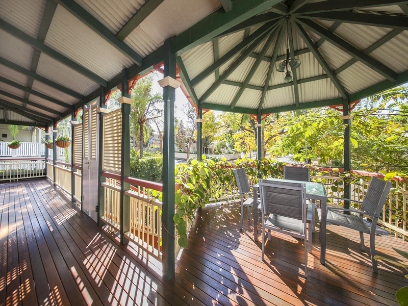 19 Wattle Avenue, Yeerongpilly QLD 4105